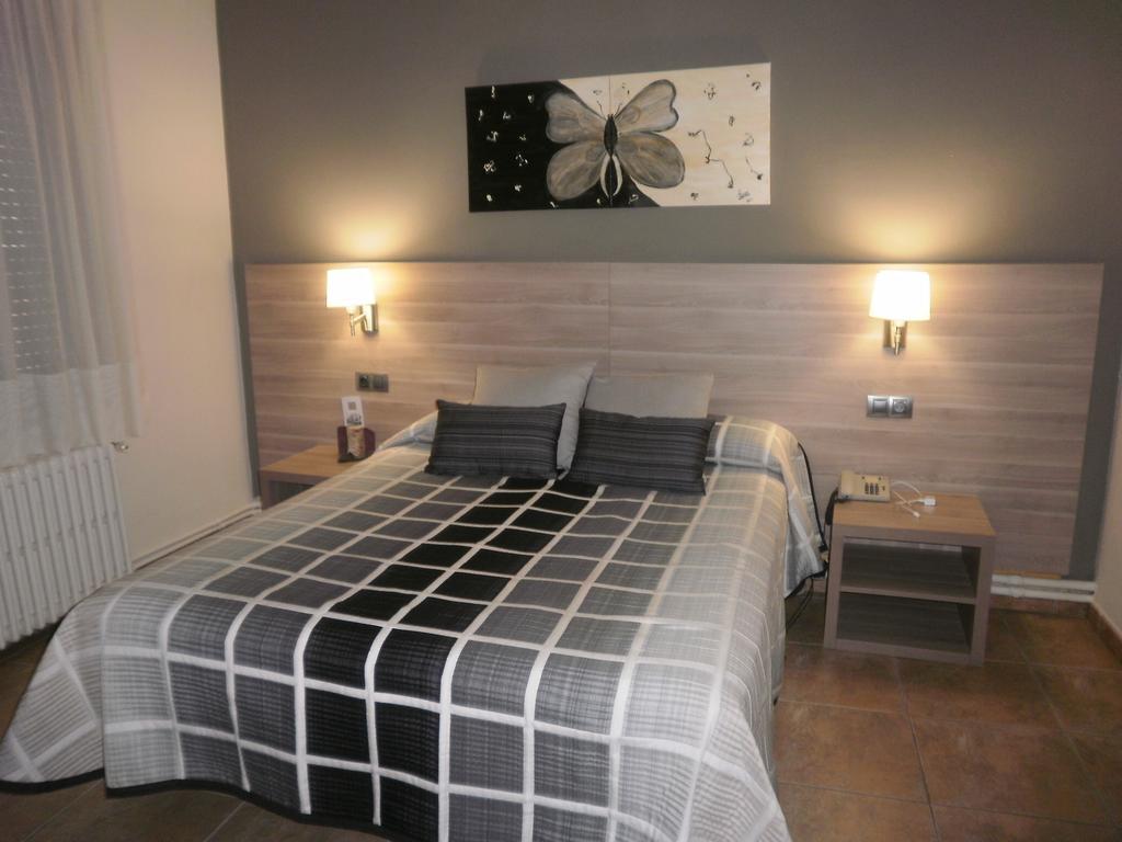 Hotel Victor Rialp Buitenkant foto