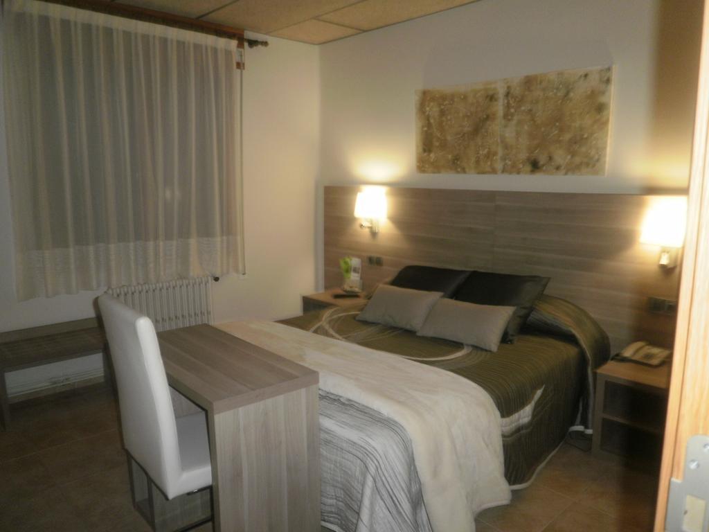 Hotel Victor Rialp Buitenkant foto