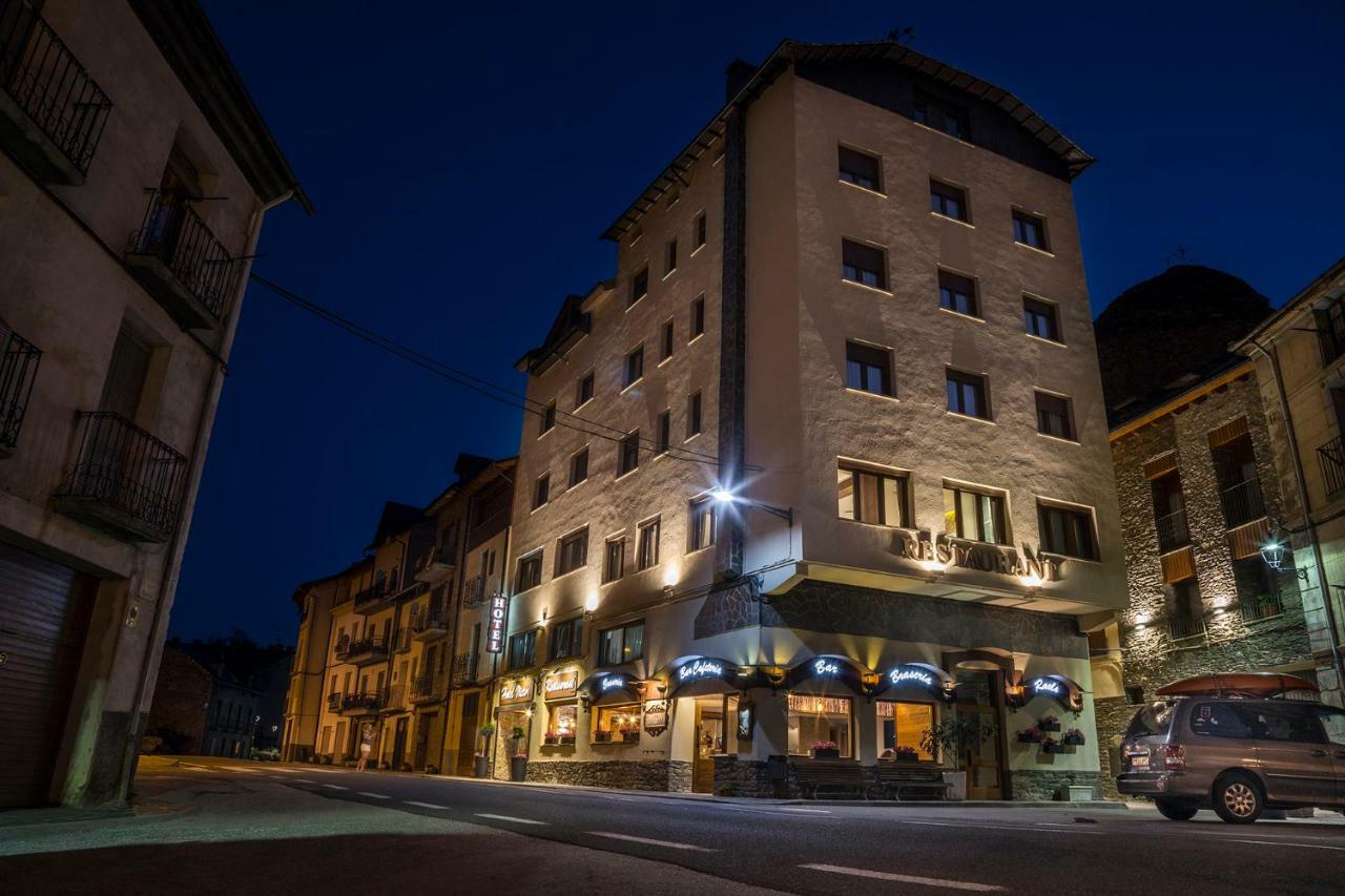 Hotel Victor Rialp Buitenkant foto